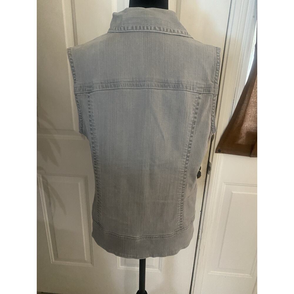Chico's Platinum Vest Women's 1 Gray Denim Button Up Casual Wear Comfort Chic - Picture 4 of 5